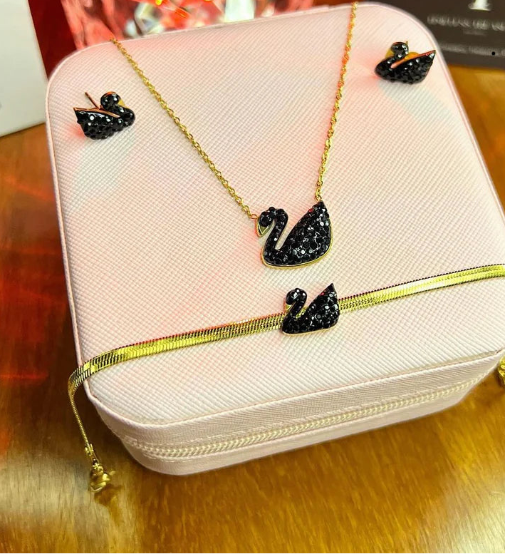 Swarovski Black Swan Set with Snake Chain Bracelet