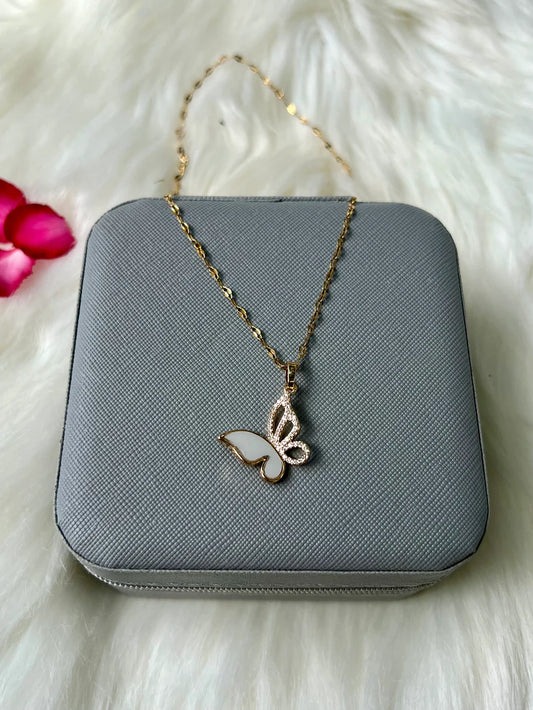 Minimalistic Clover Necklace