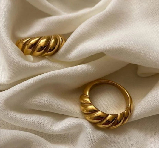 Croissant Ring