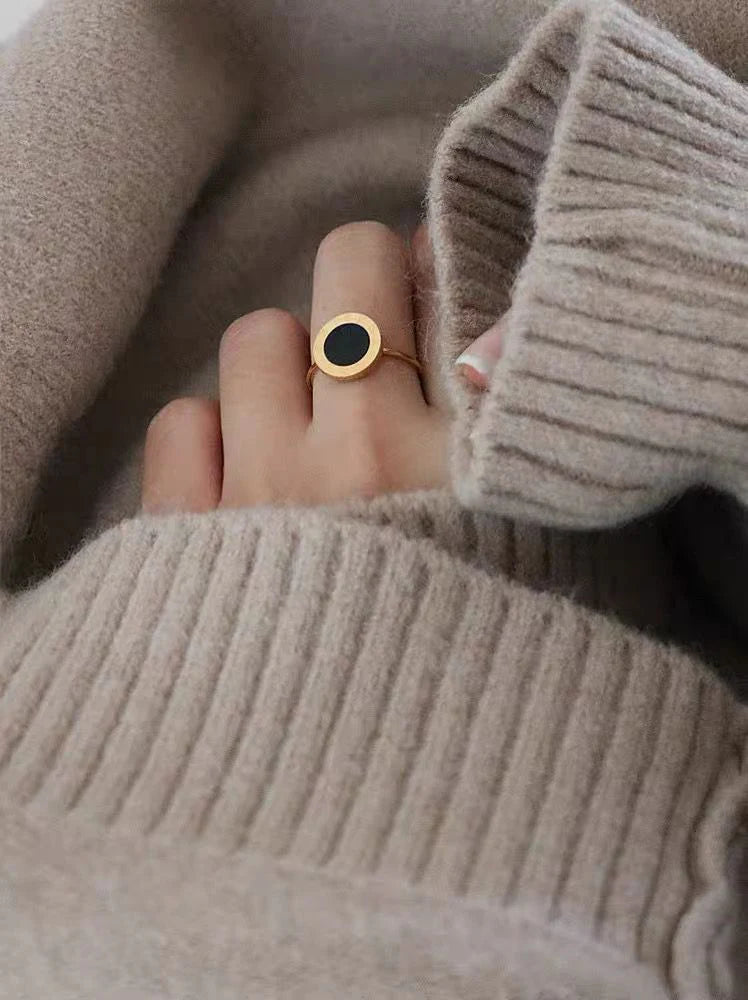 Black Round Adjustable Ring (most running)
