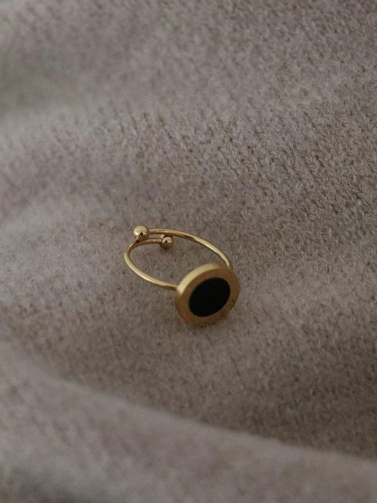 Black Round Adjustable Ring (most running)