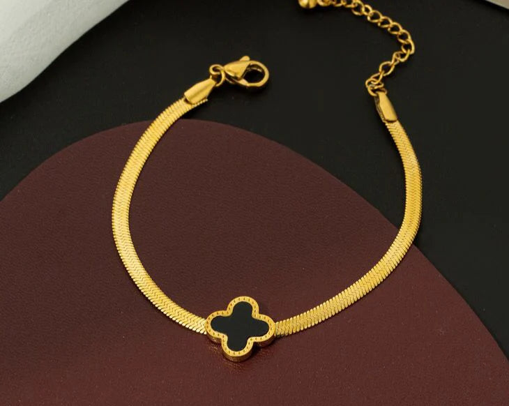 Clover snake chain bracelet