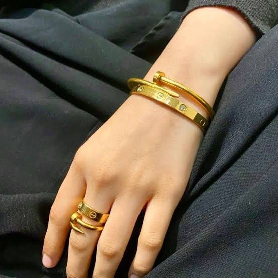 Cartier Diamond Love & Nail Bangle Hand Set